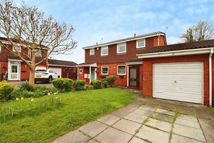 3 Bedroom Semi Detached House For Sale In Parkwood Close, Bromborough, CH62