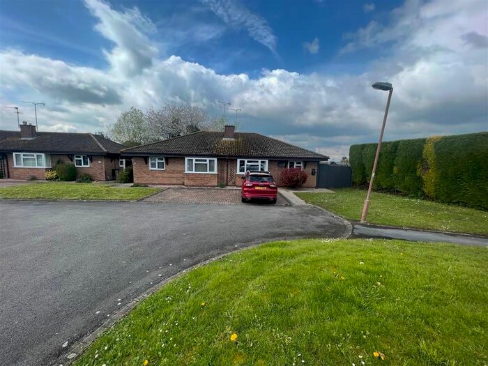 2 Bedroom Bungalow To Rent In Dovecliff Crescent, Stretton, Burton-On-Trent, DE13