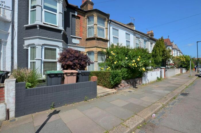 4 Bedroom Property To Rent In Harringay Road, London, N15