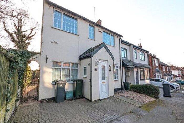 4 Bedroom Detached House To Rent In Springfield Road, Nottingham, NG5