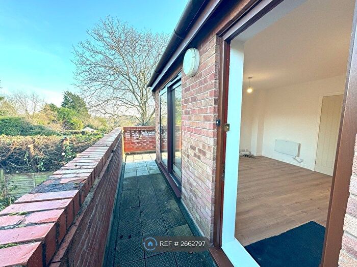 2 Bedroom Maisonette To Rent In Alcester Road, Stratford-Upon-Avon, CV37