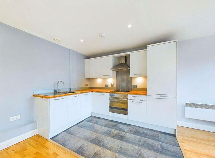2 Bedroom Apartment To Rent In King Square Avenue, Bristol, BS2