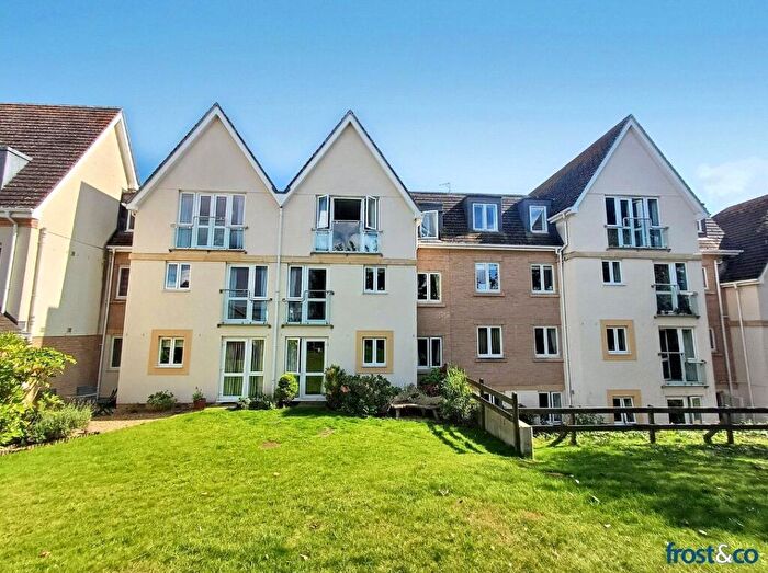 1 Bedroom Apartment For Sale In Sandbanks Road, Poole, Dorset, BH14