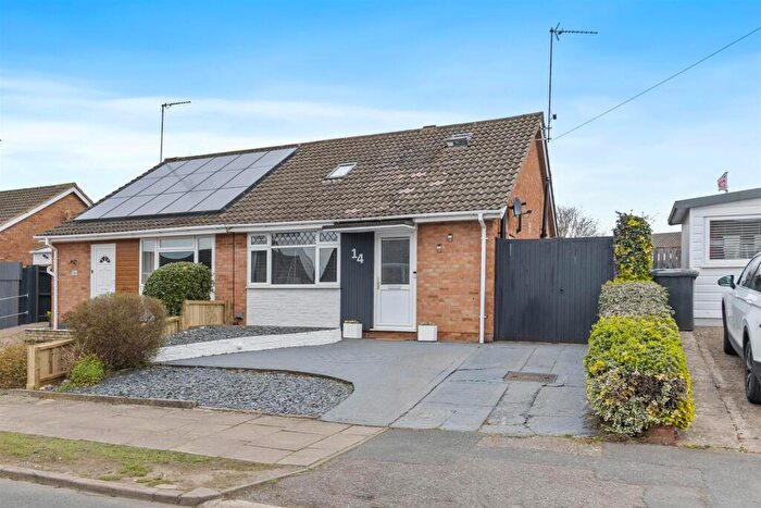 3 Bedroom Semi-Detached Bungalow For Sale In Grosvenor Way, Barton Seagrave, NN15