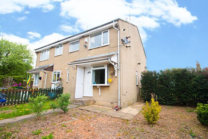 1 Bedroom Terraced House To Rent In Hatton Close, Bradford, BD6