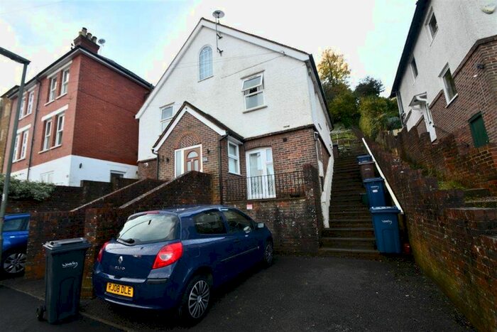 2 Bedroom Flat To Rent In Croft Road, Godalming, GU7