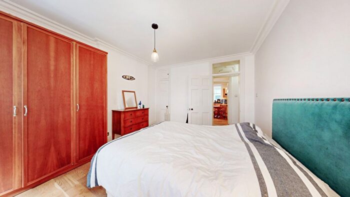 3 Bedroom Flat To Rent In Clarence Gate Gardens, Glentworth Street, NW1