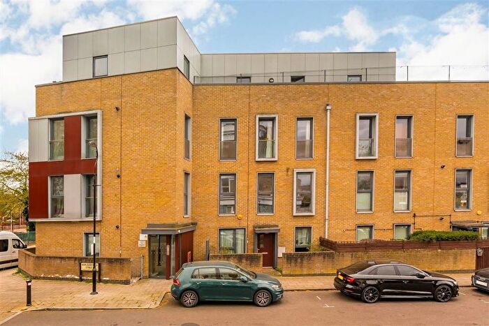 1 Bedroom Flat For Sale In Barlborough Street, New Cross, SE14
