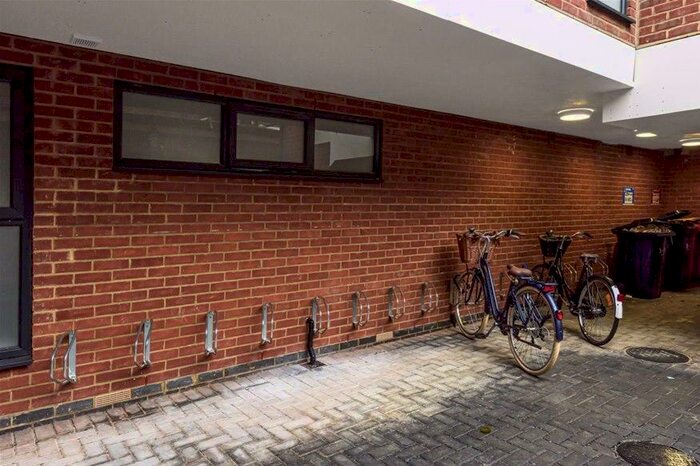 1 Bedroom House To Rent In - Unit, Taj House, - Cowley Road, OX4