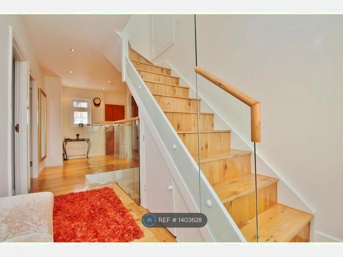 5 Bedroom Semi-Detached House To Rent In Raeburn Avenue, Surbiton, KT5