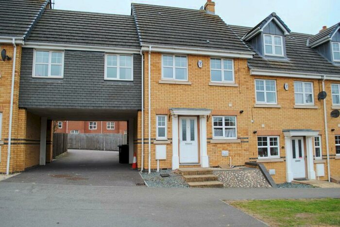 3 Bedroom End Of Terrace House To Rent In Windsor Road, Rushden, NN10