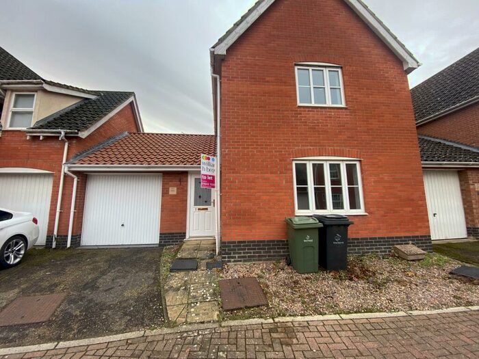 3 Bedroom House To Rent In Pennycress Drive, Thetford, IP24
