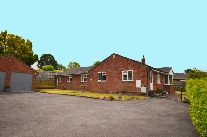 4 Bedroom Bungalow For Sale In Earls Rise, Winterbourne Earls, Salisbury, Wiltshire, SP4