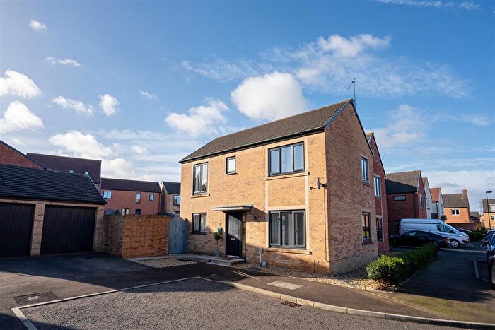 3 Bedroom Detached House For Sale In Viscount Close, Earsdon View, Tyne And Wear, NE27