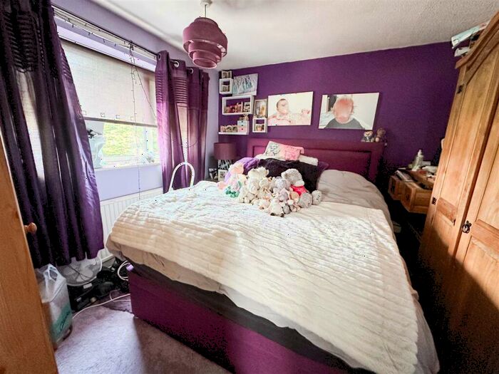 3 Bedroom Semi-Detached House For Sale In Woodford Close, Great Clacton, Essex, CO15