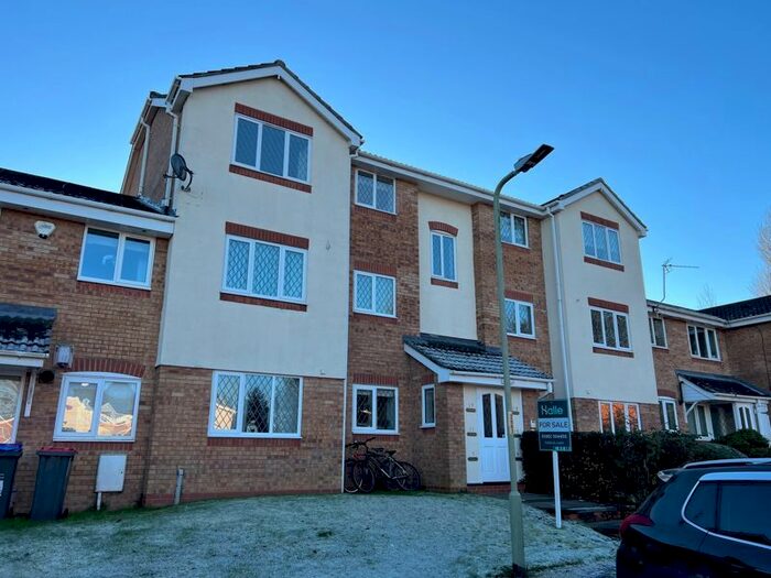 2 Bedroom Flat To Rent In Midland Court, Stanier Drive, Madeley, Telford, TF7