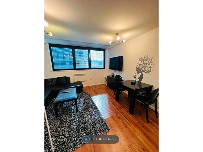 1 Bedroom Flat To Rent In Mann Island, Liverpool, L3