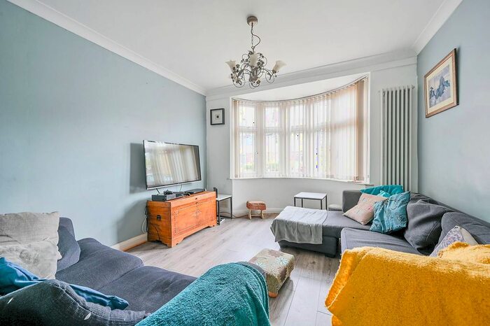 3 Bedroom Semi-Detached House To Rent In Avalon Road, Ealing, London, W13