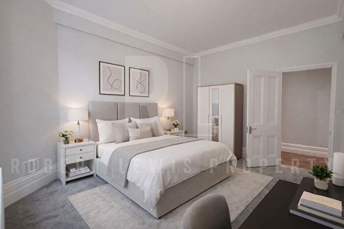 4 Bedroom Flat To Rent In Old Brompton Road, London, SW7