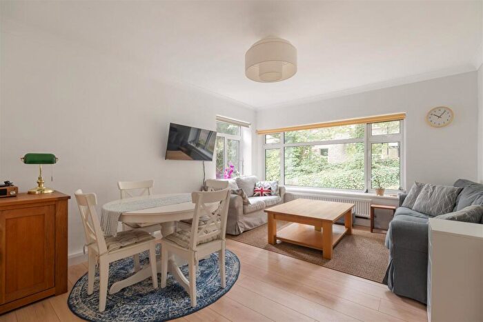 2 Bedroom Apartment For Sale In Tapton Crescent Road, Broomhill, S10
