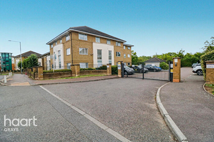2 Bedroom Flat For Sale In Hogg Lane, Grays, RM17