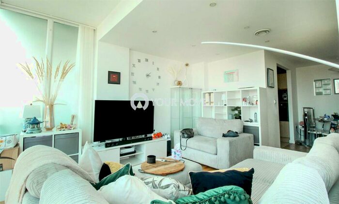 2 Bedroom Flat To Rent In Greens End, London, SE18