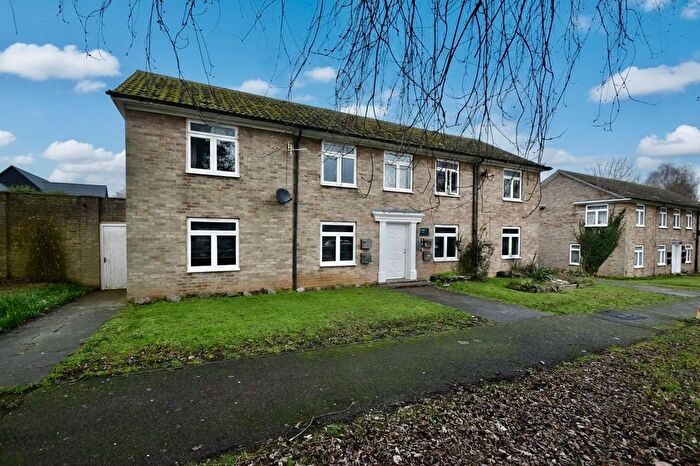 2 Bedroom Flat For Sale In Hills Close, Roxton, MK44