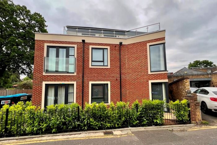 1 Bedroom Flat To Rent In Weybridge, Surrey, KT13