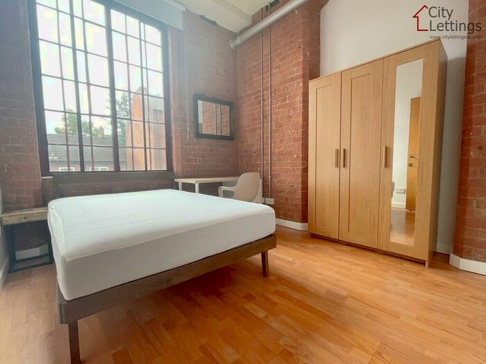 2 Bedroom Apartment To Rent In Portland Square, NG7