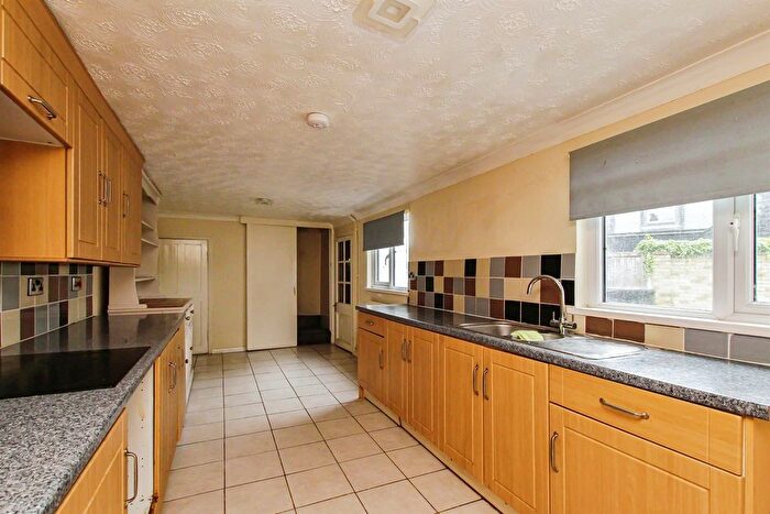 4 Bedroom Detached House For Sale In Newmarket Road, Stretham, Ely, CB6