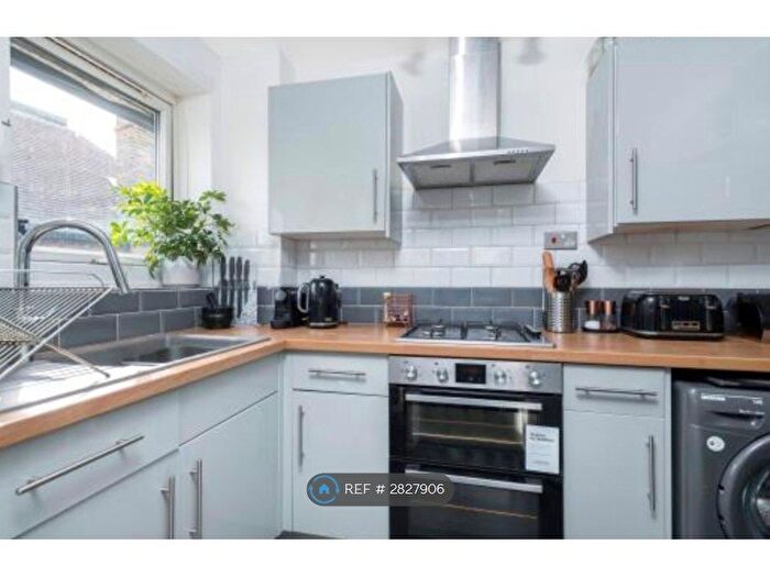 1 Bedroom Flat To Rent In Freeland Court, Sidcup, DA15