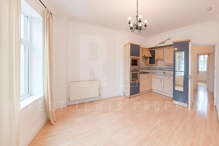 1 Bedroom Flat To Rent In Golders Green Road, London, NW11