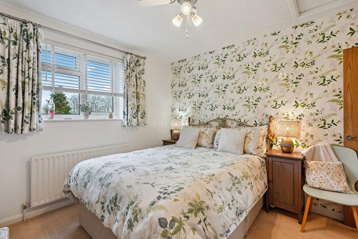 3 Bedroom Flat To Rent In Sampson Court Linden Way, Shepperton, TW17