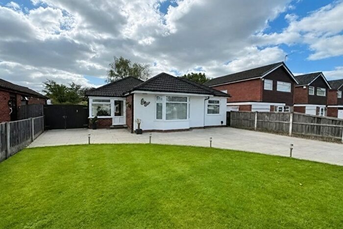 4 Bedroom Detached Bungalow For Sale In Stoneleigh Avenue, Sale, M33