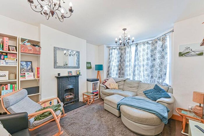 4 Bedroom House To Rent In Flaxman Road, Camberwell, London, SE5