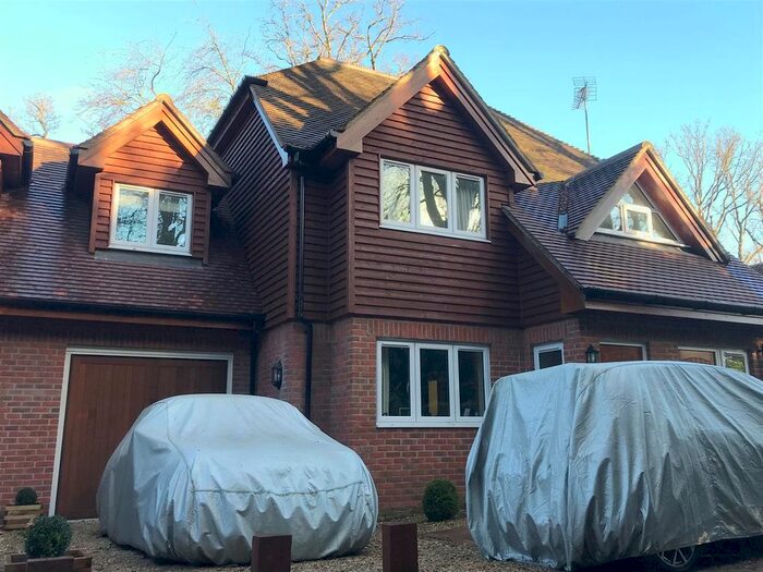 2 Bedroom Property For Sale In Laurel Bank, Burghclere, Newbury, RG20