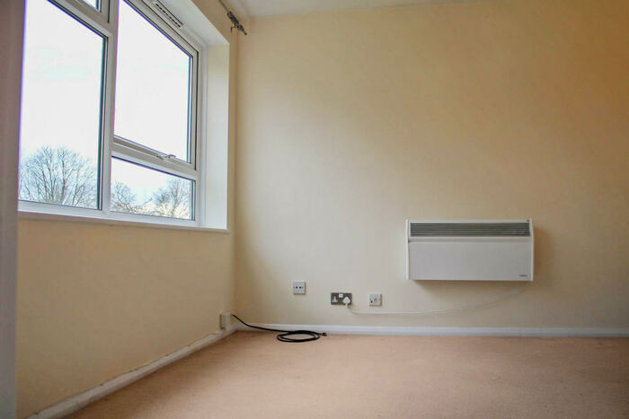 1 Bedroom Apartment To Rent In Woodlands Road, Witney, Oxfordshire, OX28