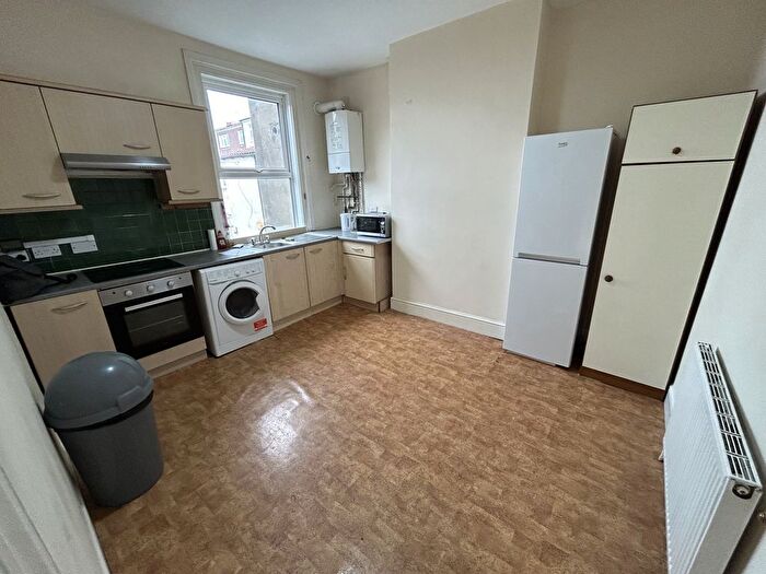 3 Bedroom Maisonette To Rent In North Street, Bedminster, Bristol, BS3