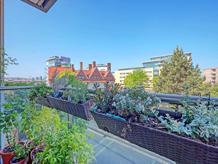 2 Bedroom Flat For Sale In Ebb Court, Albert Basin Way, London, E16