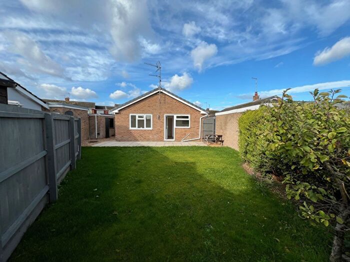 2 Bedroom Detached Bungalow For Sale In Chestnut Crescent, March, PE15