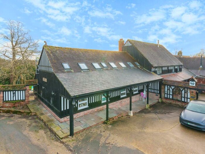 3 Bedroom End Of Terrace House For Sale In Redbridge Farm, Dolmans Hill, Lytchett Matravers, BH16