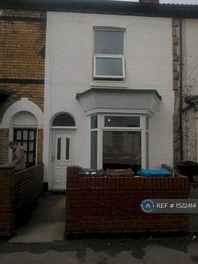 3 Bedroom Terraced House To Rent In Walliker Street, Hull, HU3