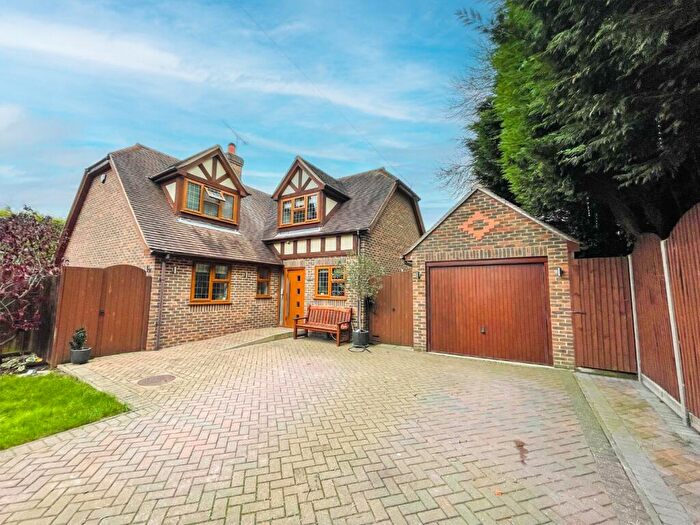 4 Bedroom Detached House For Sale In Forge Lane, Shorne, DA12