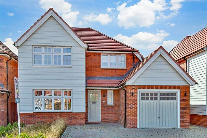 4 Bedroom Detached House For Sale In Knights Templar Way, Strood, Rochester, Kent, ME2