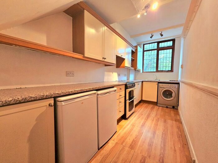 3 Bedroom House To Rent In Bromley Road, Bromley, BR1