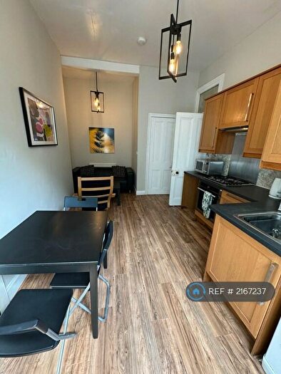 3 Bedroom Flat To Rent In Bruntsfield Gardens, Edinburgh, EH10