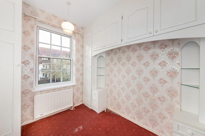 2 Bedroom Flat For Sale In Greenbay Road, London, SE7