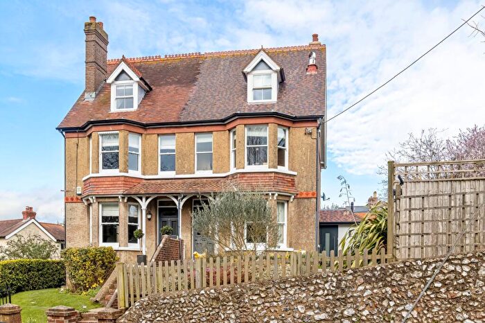 4 Bedroom Semi-Detached House For Sale In College Hill, Steyning, BN44