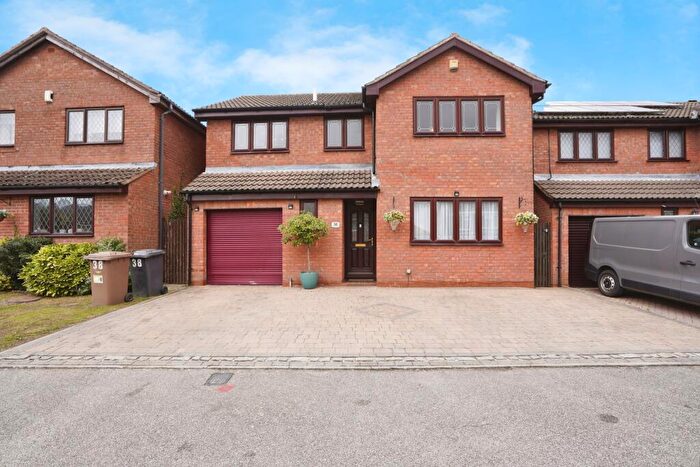 4 Bedroom Detached House For Sale In Edgewood Drive, Luton, LU2