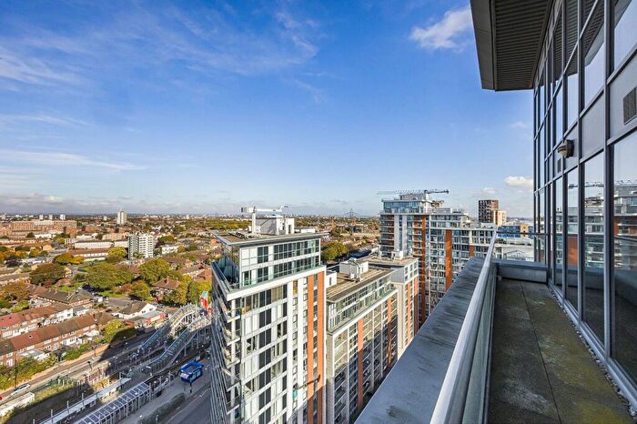 2 Bedroom Duplex To Rent In Western Gateway, Alaska Apartments, E16